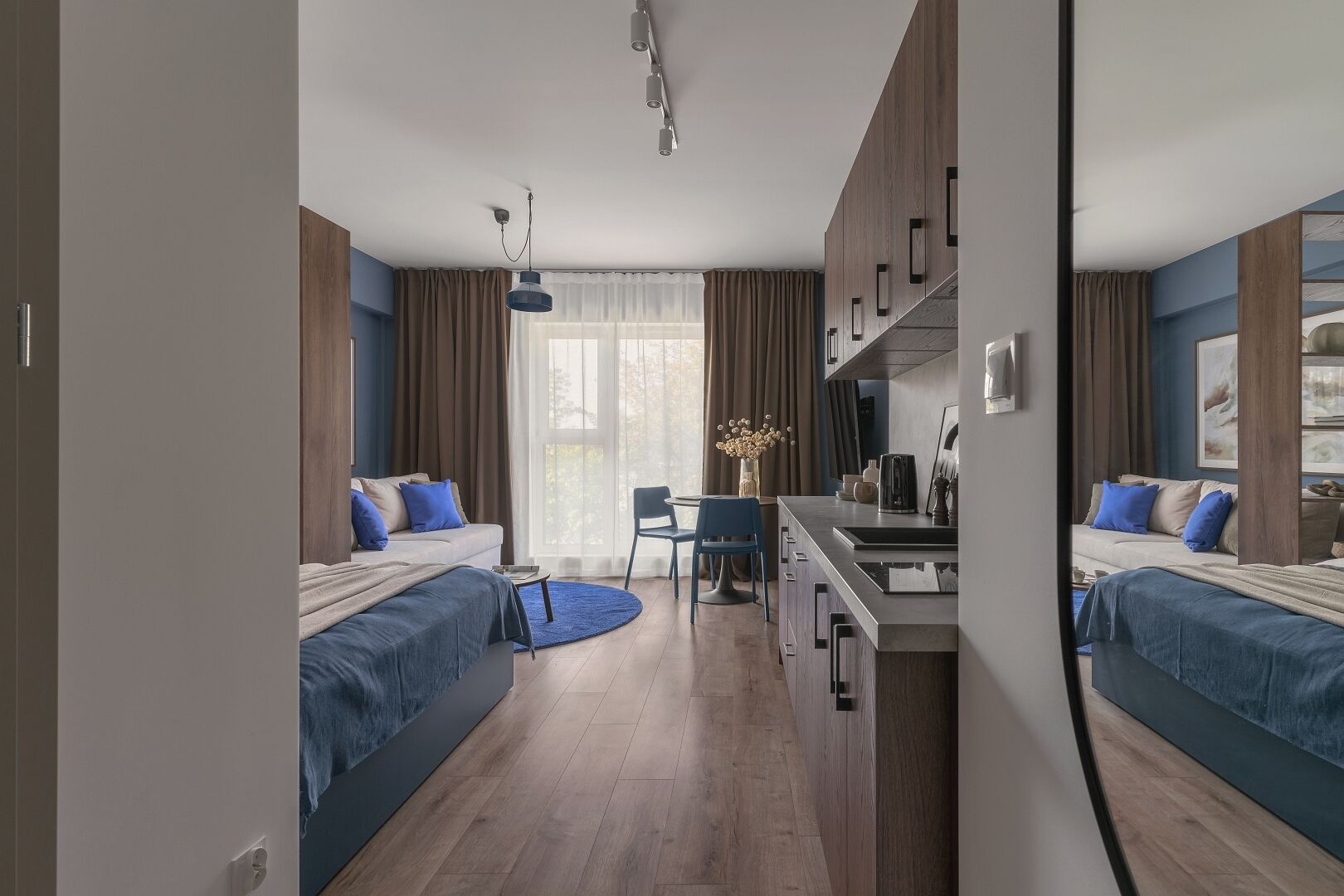 Studio-suite | Individuelt design, mørklægningsgardiner, strygejern/strygebræt