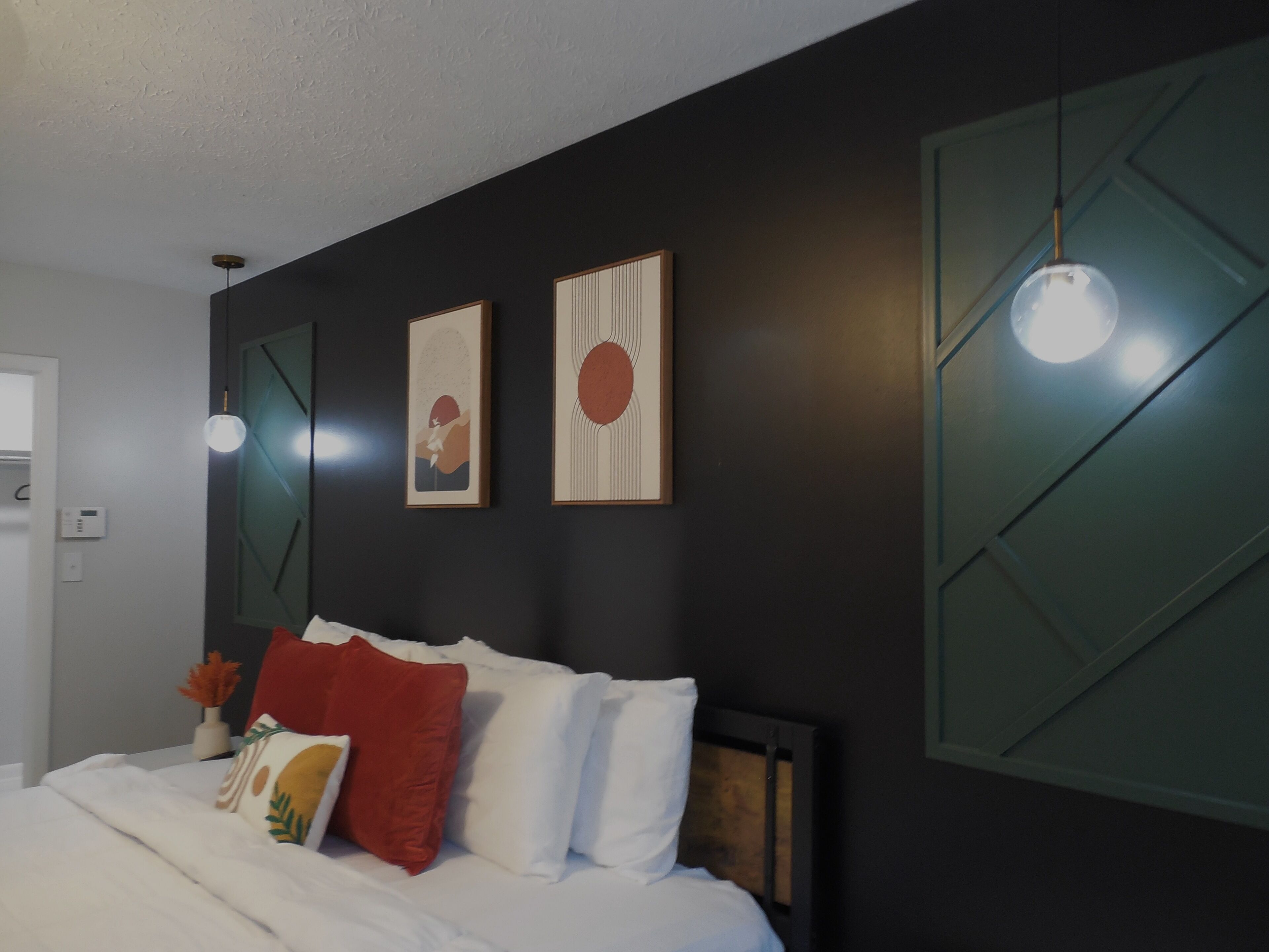 Desk, iron/ironing board, travel crib, WiFi