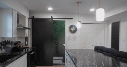 2 BR/2.5 Bath townhouse walking distance to stadium