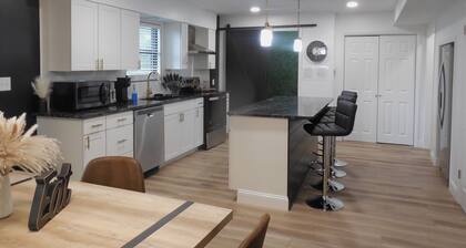2 BR/2.5 Bath townhouse walking distance to stadium