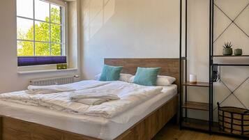 2 bedrooms, individually furnished, bed sheets