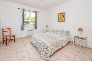 4 Schlafzimmer, Bügeleisen/Bügelbrett, Reisekinderbett, kostenloses WLAN