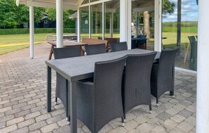 Outdoor dining - Amazing home in Silkeborg with sauna (Silkeborg)