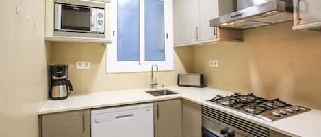 Fridge, microwave, oven, dishwasher