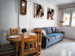Bungalow, 2 chambres, fumeurs, patio | Salle de séjour
