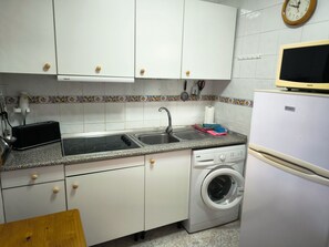 Bungalow, 2 Bedrooms, Smoking, Patio | Interior