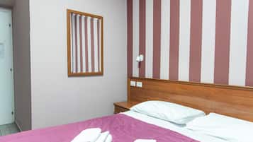 Quadruple Room | Iron/ironing board, free WiFi