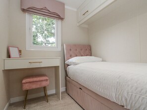 Cottage | Individually decorated, individually furnished, free WiFi - The Cabin (Malton)