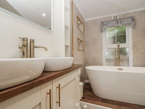 Bathroom - The Cabin (Malton)