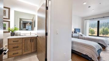 2 bedrooms, internet, bed sheets