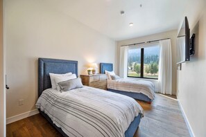 2 bedrooms, WiFi, bed sheets - Slope! There It Is! | Includes Two 1-Day Lift Tickets (Tamarack)