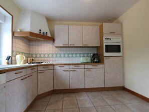 Réfrigérateur, four à micro-ondes, lave-vaisselle