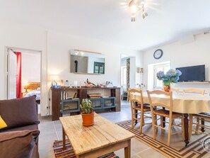 TV - Charming house with garden near Cotentin beaches (Portbail)