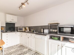 Fridge, microwave, dishwasher, coffee/tea maker