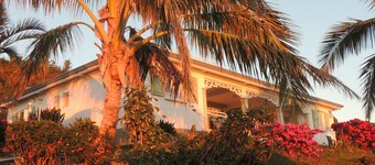 Creole Home for 6 in Saint-Leu with Bay View