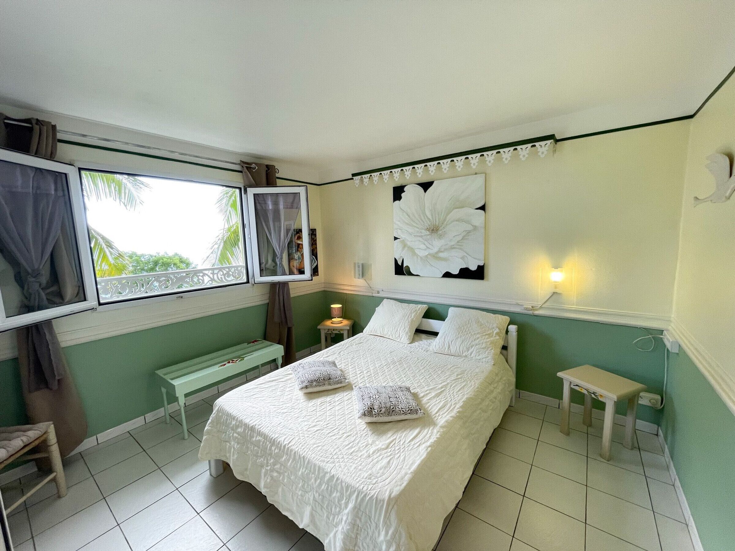 3 多间卧室、免费 WiFi、床单