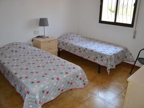 3 bedrooms, free WiFi, bed sheets