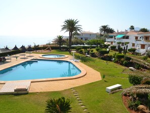 Pool - Beachfront Apartment in Denia (Denia)