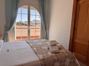 5 bedrooms, free WiFi, bed sheets - Cozy Villa in Els Poblets (Denia)