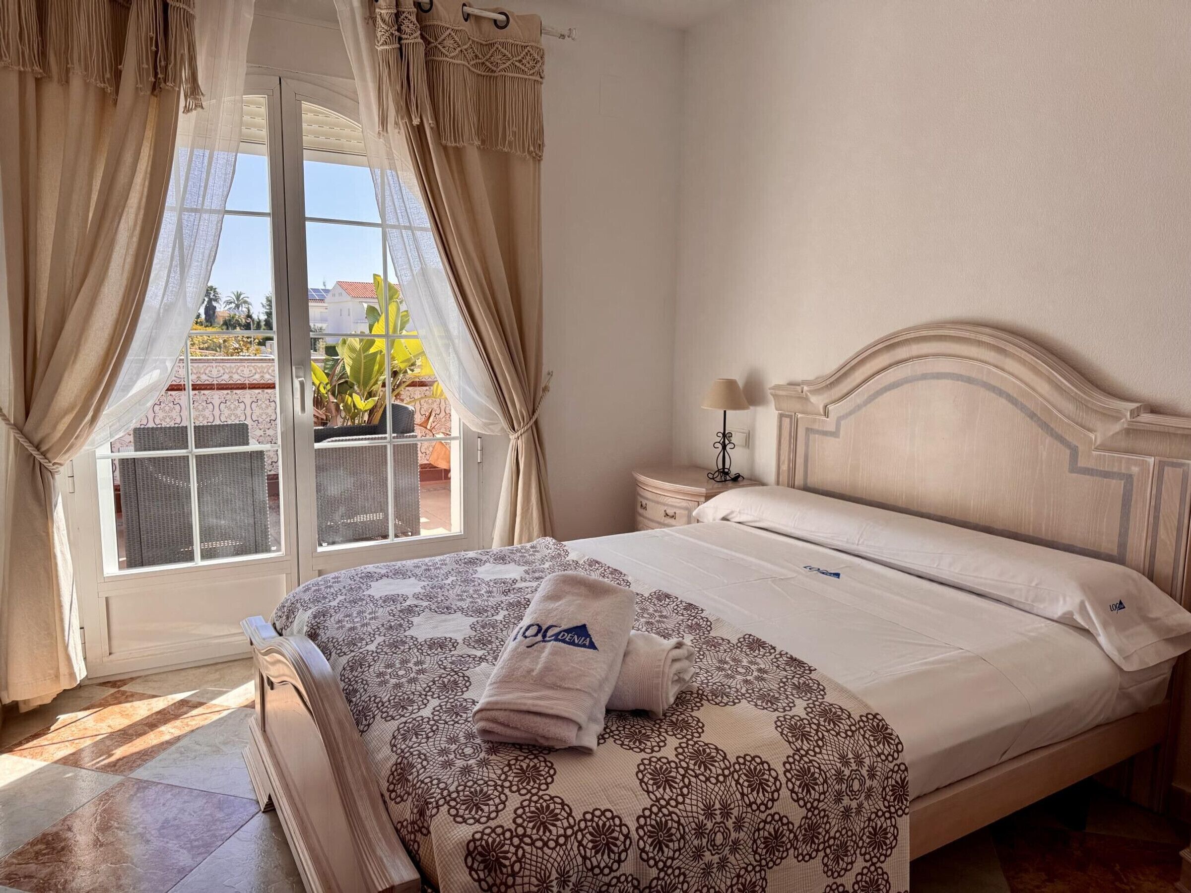 5 quartos, Wi-Fi de cortesia, roupa de cama
