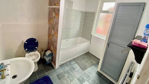 Unclassified image, 5 of 29, button - Room-comfort Room Near Salford Uni- Sams (Salford)
