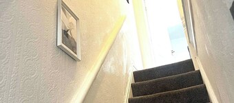 Room-comfort Room Near Salford Uni- Sams