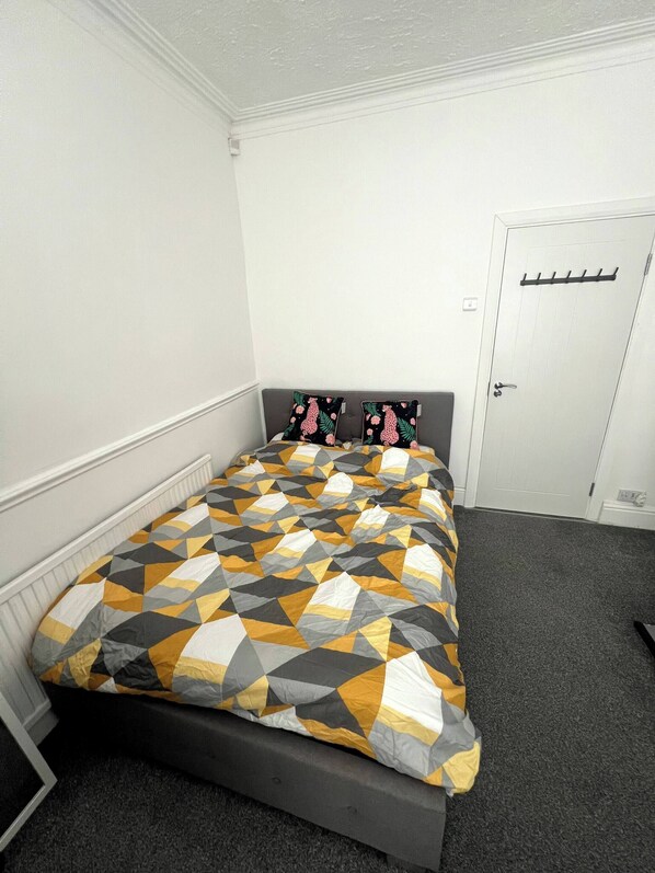 Shared Dormitory, 1 Bedroom, Smoking, Balcony