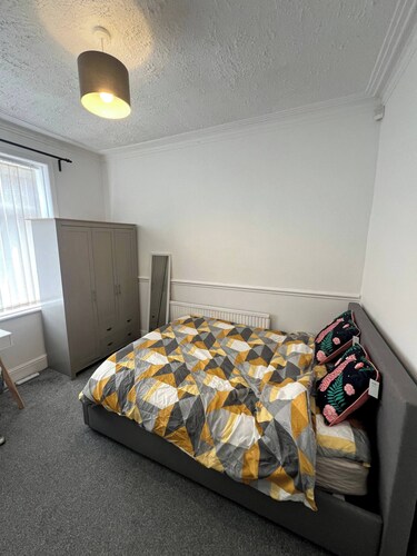 Room-comfort Room Near Salford Uni- Sams