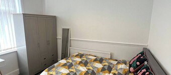 Room-comfort Room Near Salford Uni- Sams