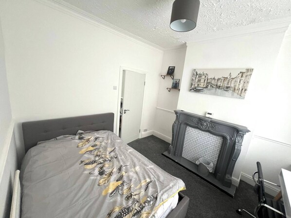 Shared Dormitory, 1 Bedroom, Smoking, Balcony