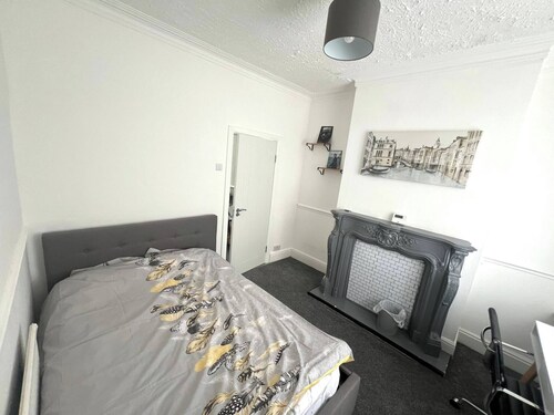 Room-comfort Room Near Salford Uni- Sams