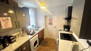 Shared Dormitory, 1 Bedroom, Smoking, Balcony | Laundry