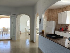 Fridge, microwave, oven, dishwasher - Spacious villa in El Ràfol d'Almúnia (El Ràfol d'Almúnia)