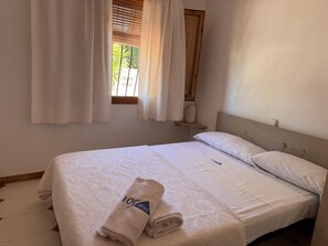 3 bedrooms, free WiFi, bed sheets