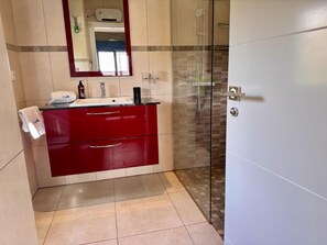 Towels - Modern beachfront apartment in Denia for 6 people (Denia)