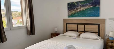 2 chambres, accĂšs au Wi-Fi (inclus), literie fournie