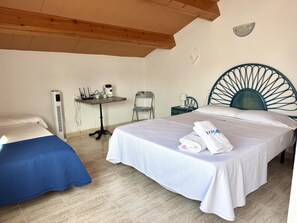 3 bedrooms, internet, bed sheets