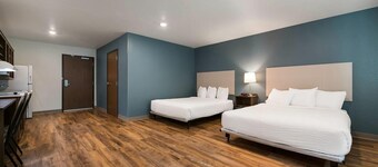 Room with Kitchen Near Cocoa Beach & Kennedy Space Center – Just 14 Miles Awa