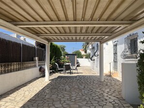 Outdoor dining - Holiday Home in Els Poblets, Spain (Denia)