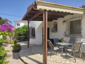 Outdoor dining - Holiday Home in Els Poblets, Spain (Denia)