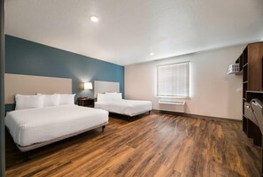 4 bedrooms, iron/ironing board, free WiFi, bed sheets