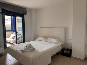 2 soveværelser, sengetøj