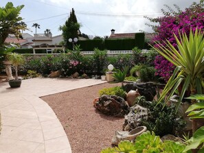 Property grounds - Modern and spacious villa in Els Poblets for families (Denia)