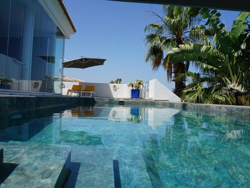 Cozy studio with terrace and private pool in Rafol d'Almunia