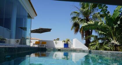 Cozy studio with terrace and private pool in Rafol d'Almunia