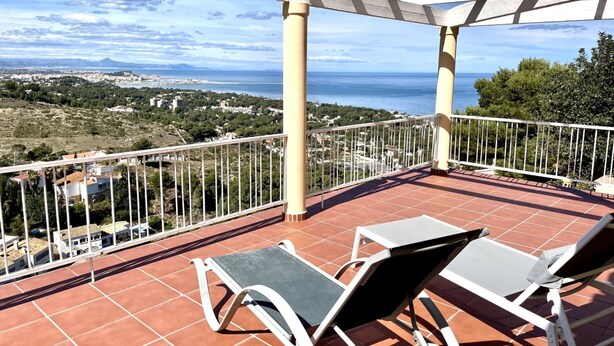 Terrace/patio - Bright chalet in Denia with private pool, Wi-Fi and parking (Denia)