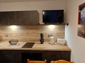 Fridge, microwave, coffee/tea maker, toaster - Cozy Studio 4 Pers, Balcony, Pets Allowed (Châtel)