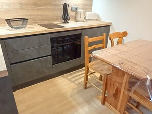 Fridge, microwave, coffee/tea maker, toaster - Cozy Studio 4 Pers, Balcony, Pets Allowed (Châtel)