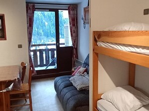 Interior - Cozy Studio 4 Pers, Balcony, Pets Allowed (Châtel)