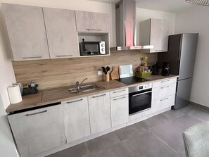 Fridge, microwave, oven, stovetop